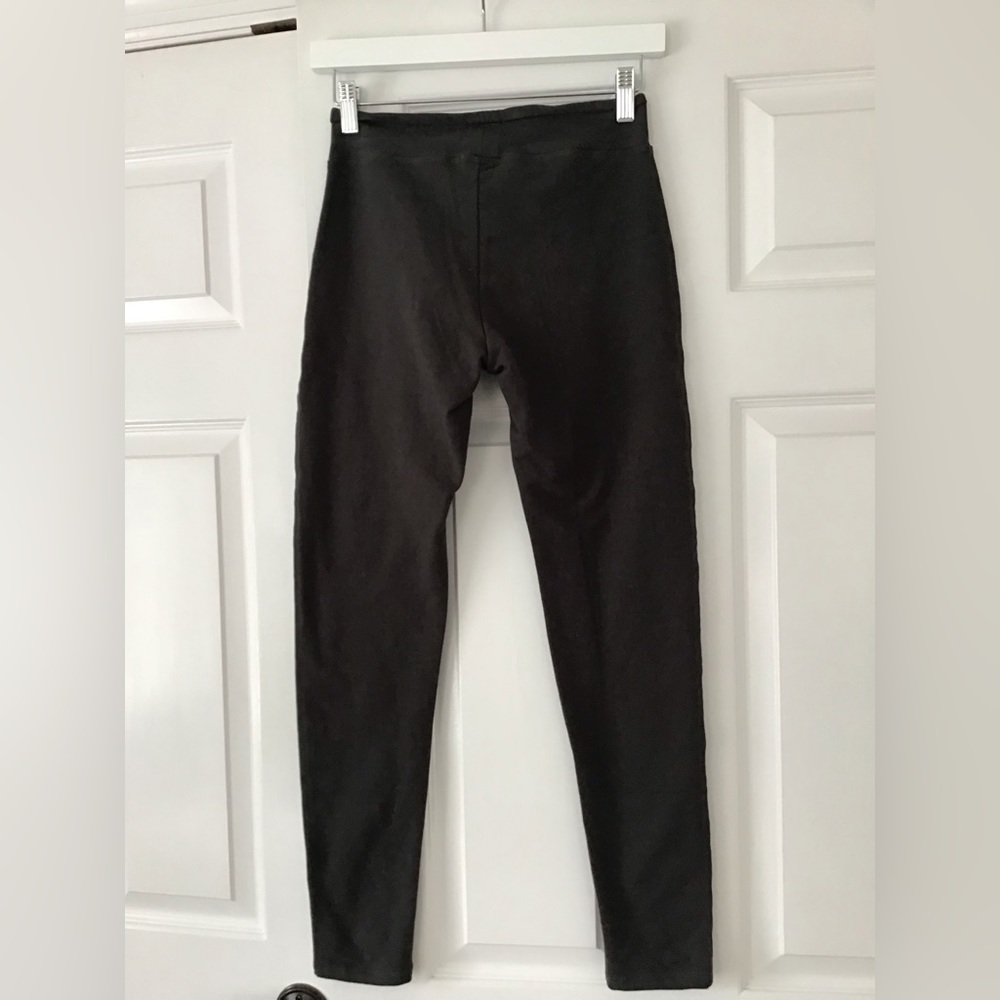BAREFOOT DREAMS Malibu Collection Legging | Carbon | Size XS - Picture 4 of 7